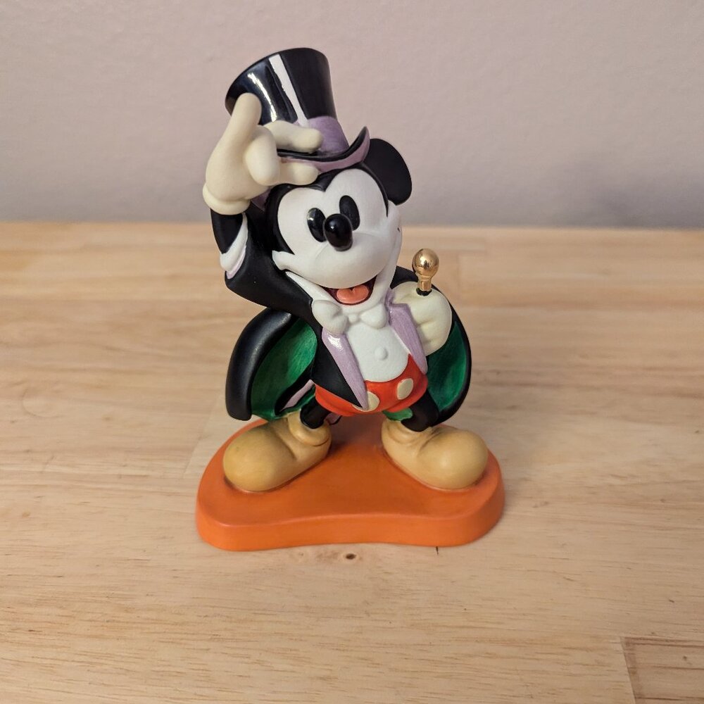 WDCC Disney Magician Mickey "On with the Show!" Figurine New in Box and COA